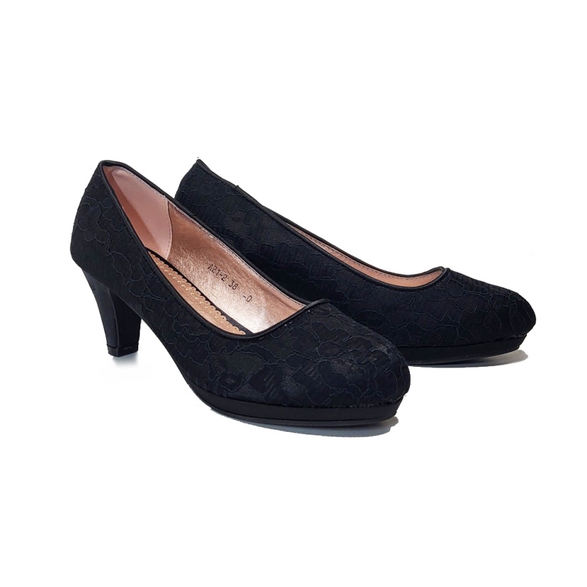 Damesschoenen - Zwarte kanten pumps met hakken