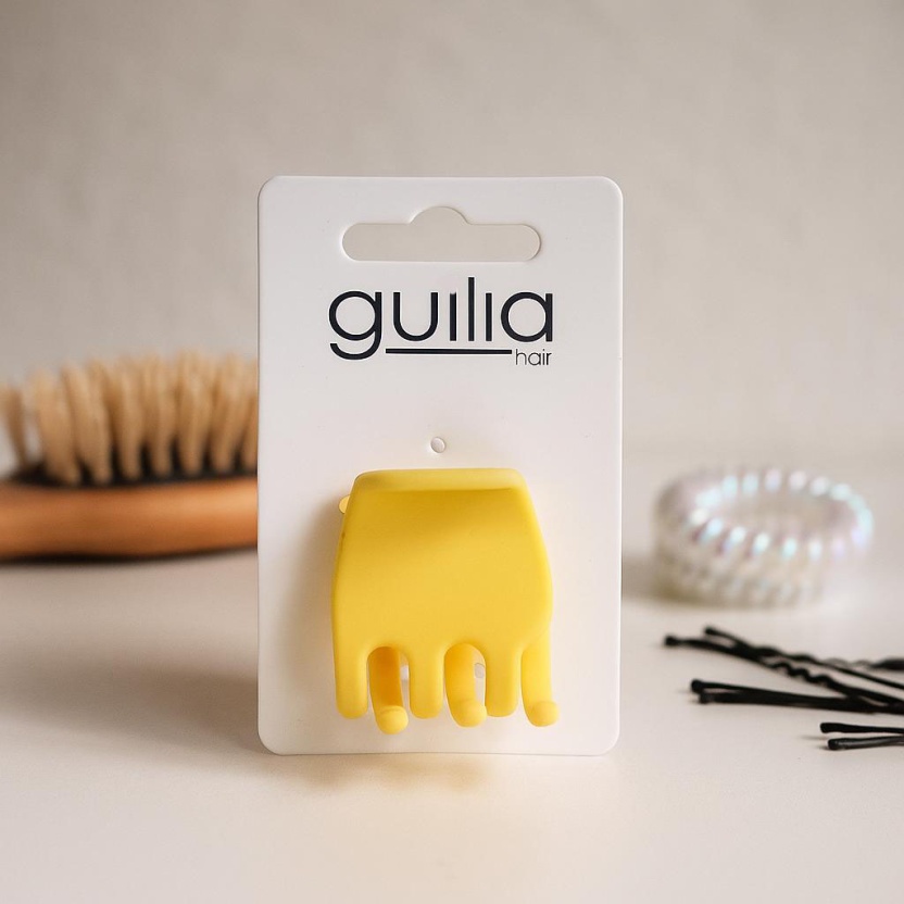Mix of various trendy Guilia hair accessories - Hair clips, hair ties, scrunchies - Image 13