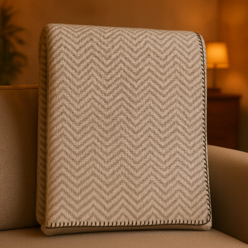 Two colour assortment 'The Cocoo Club' soft plaids 150x130cm