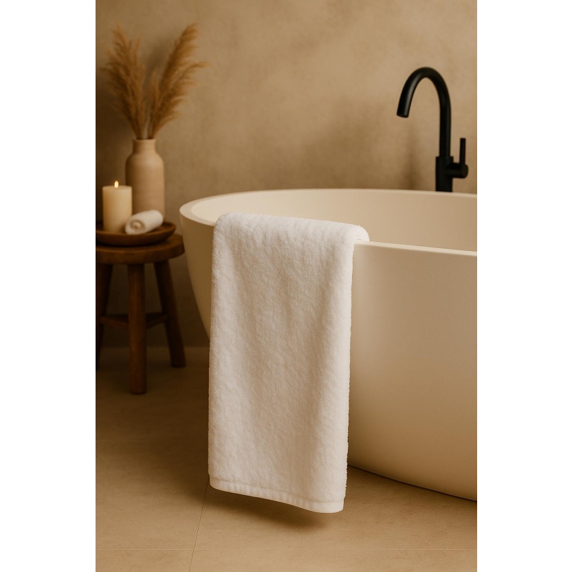 White bath towels 75x150cm – 456GSM - Image 3