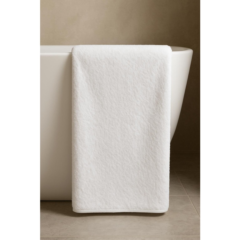 White bath towels 70x140cm – 469GSM - Image 3