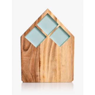 Houten serveerplanken met pastelblauwe vakjes